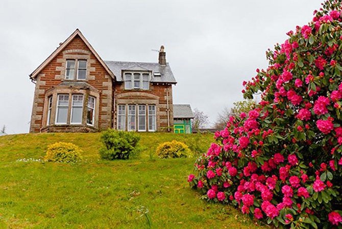 Fort William Backpackers Building