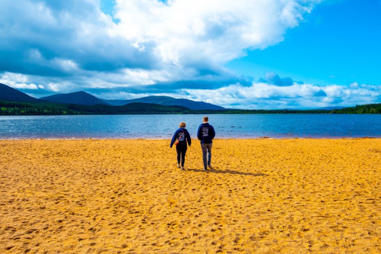 MacBackpackers Tour Loch Morlich - MacBackpackers