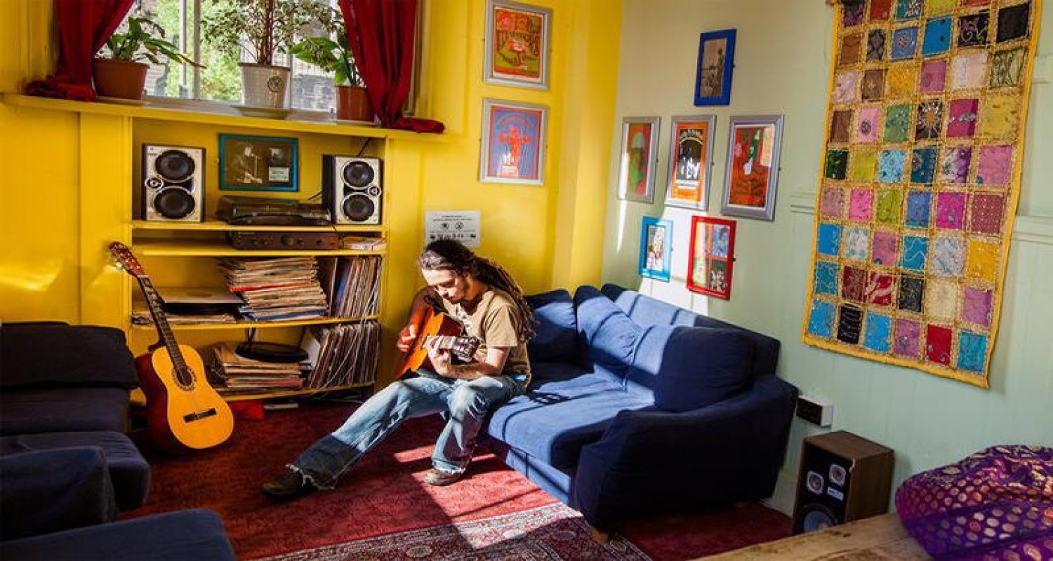 Castle Rock Hostel Groovy Lounge 2