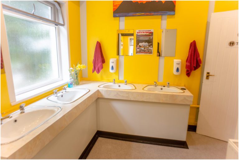 Bathroom of Lochside Hostel