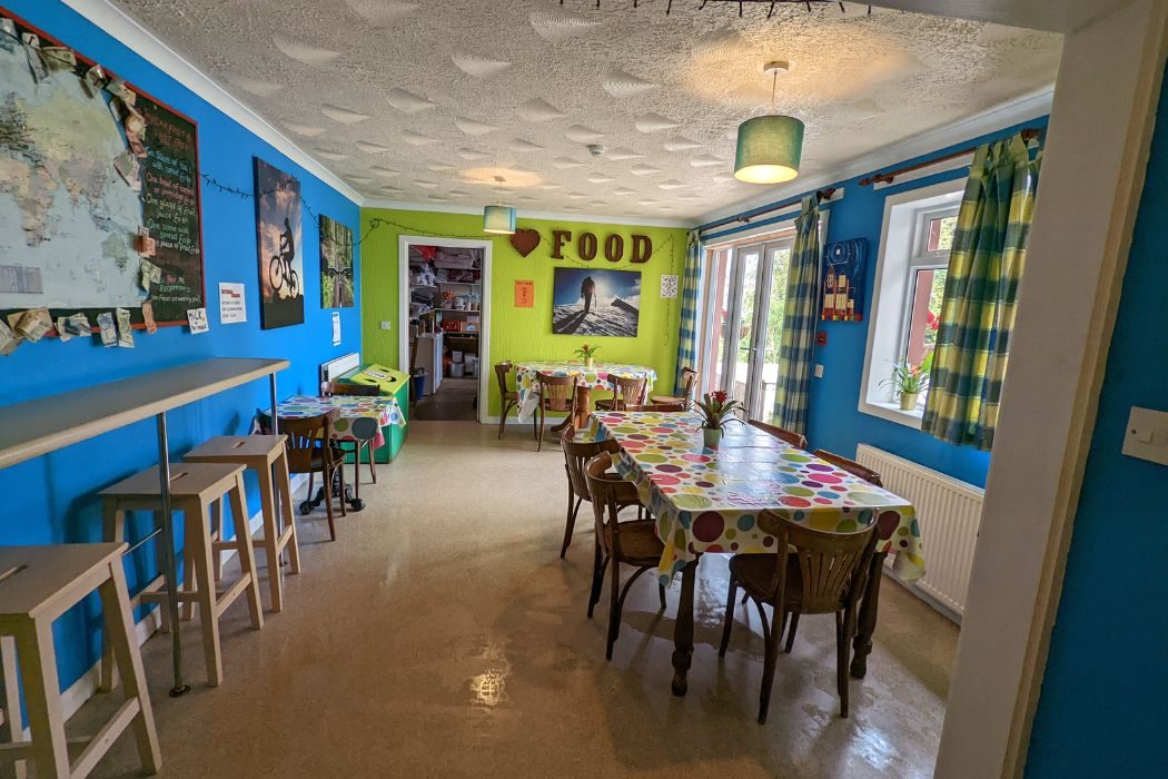 Fort William Backpackers Dining Area