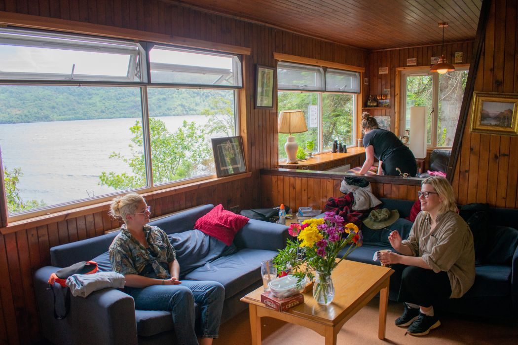 Lochside Hostel - Loch Ness- Lounge