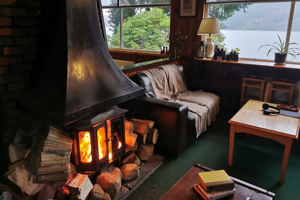 Lochside Hostel - Loch Ness- Fireplace