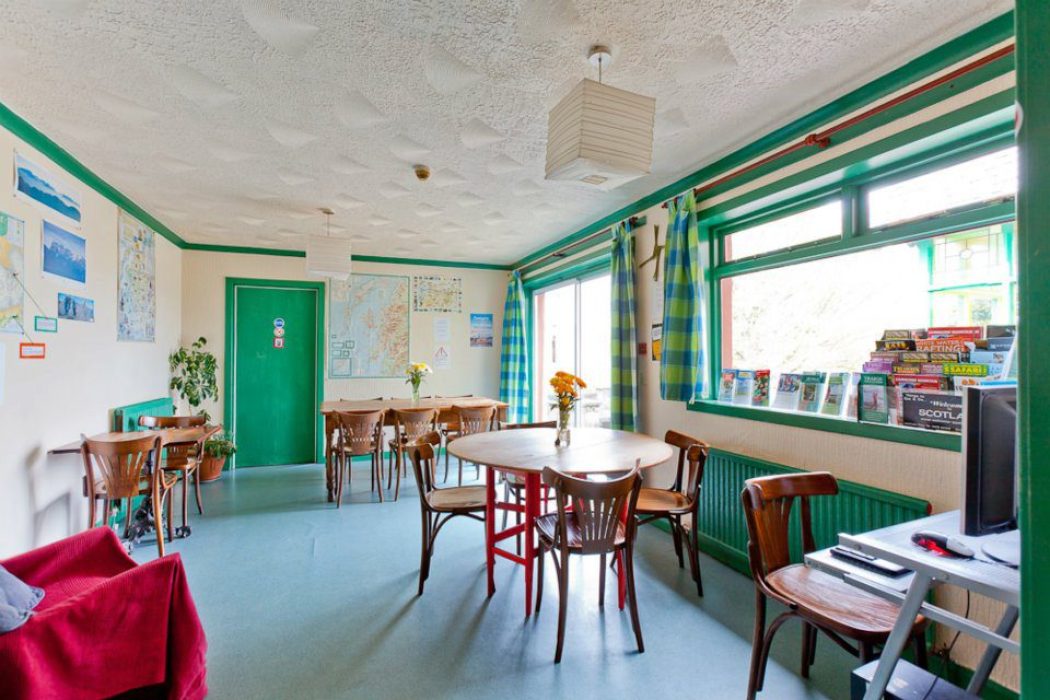 Fort William Backpackers Lounge