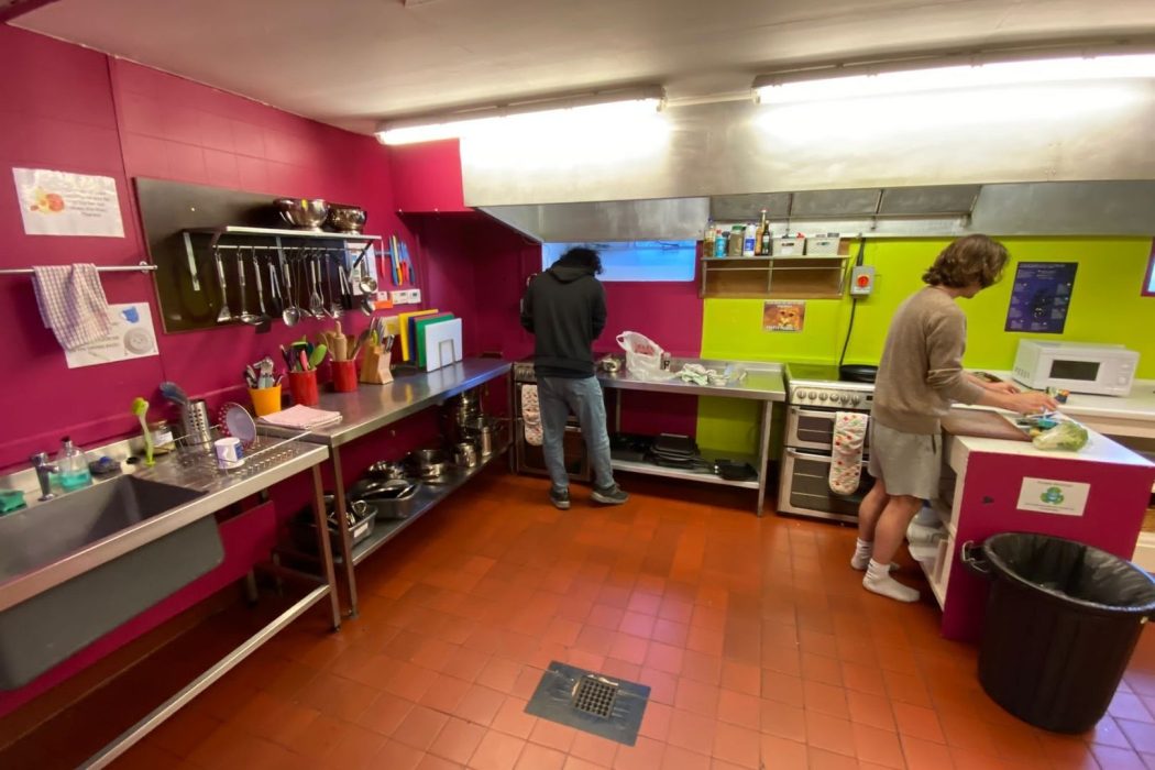 Oban Backpackers - Kitchen