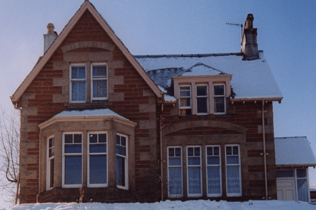 Fort William Backpackers Front